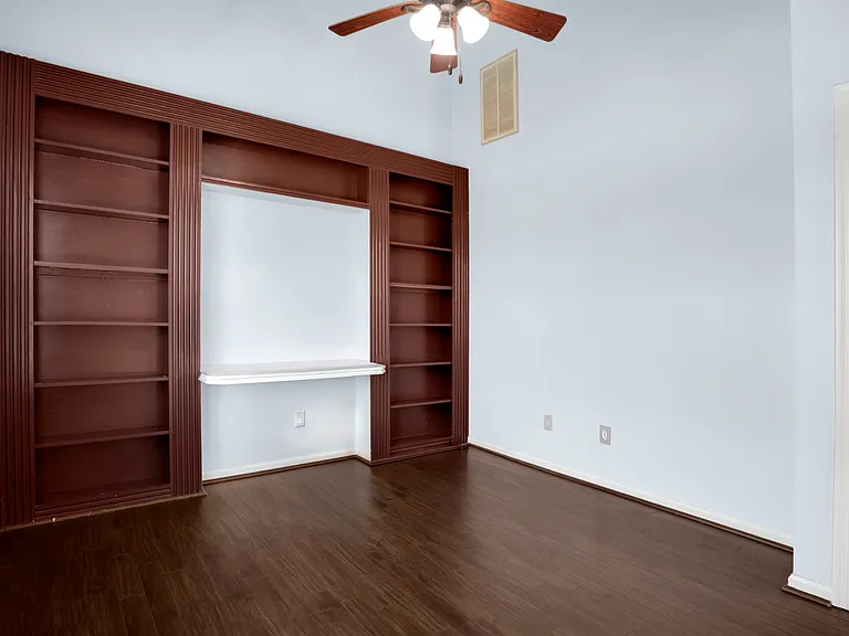 5256 Lake Victoria Arch — Photo 8