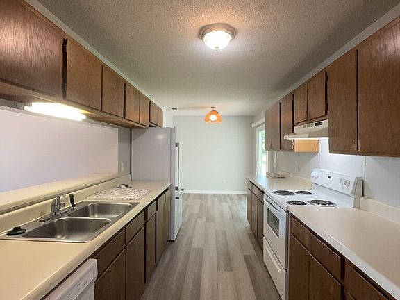 5th image of 101 Wedgewood Dr