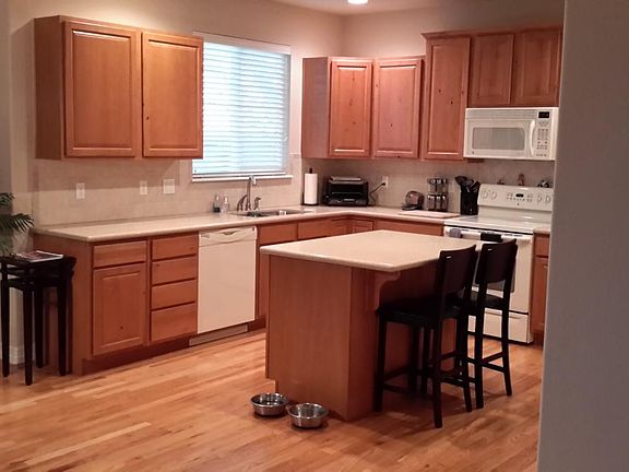 3rd image of 16960 Hughes Dr