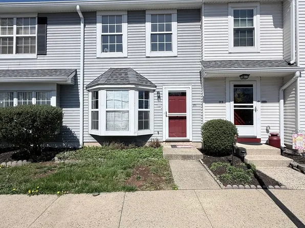 171 Scobee Ln, Somerset, NJ 08873