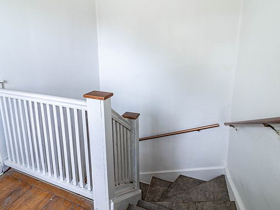 3rd image of 1437 N Lawler Ave