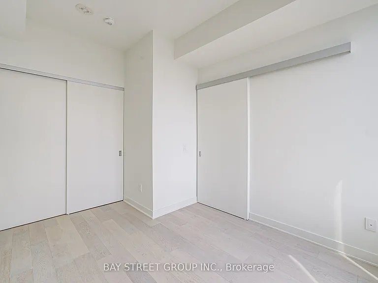 11 Yorkville Ave #5408 — Photo 19