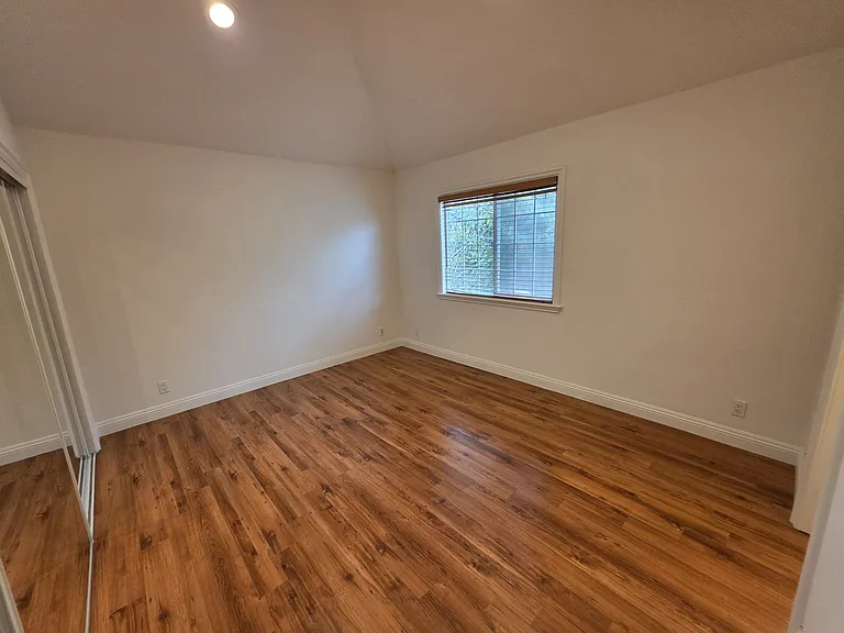 620 W Doran St #7 — Photo 24