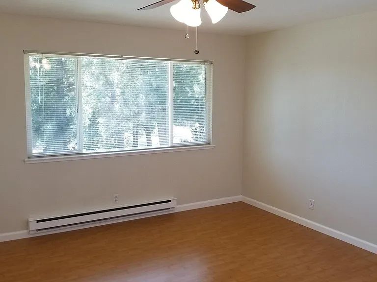 1987 Ascot Dr #1 — Photo 11