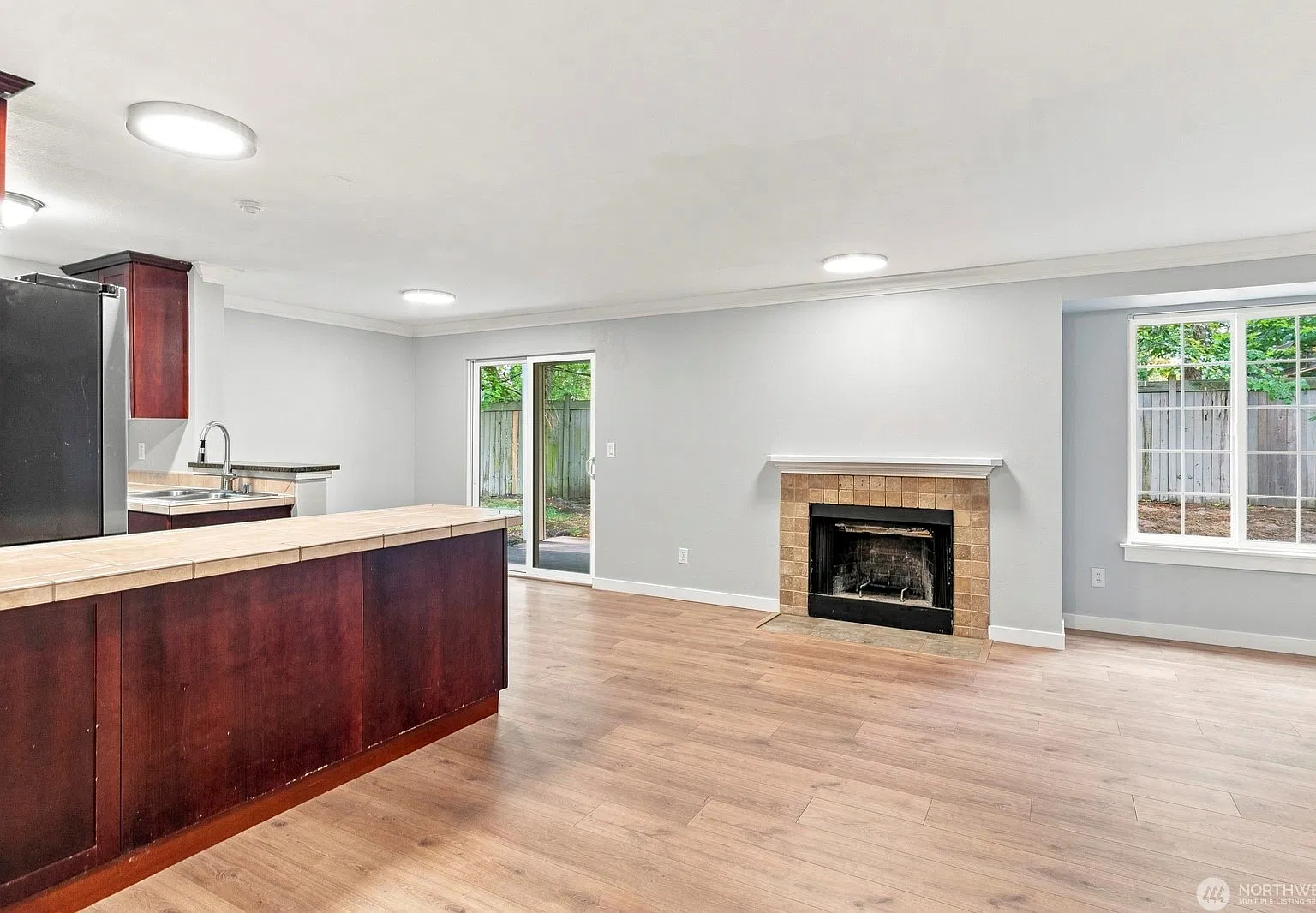 3 bed, 1162 sqft, $2,500 — Photo 2