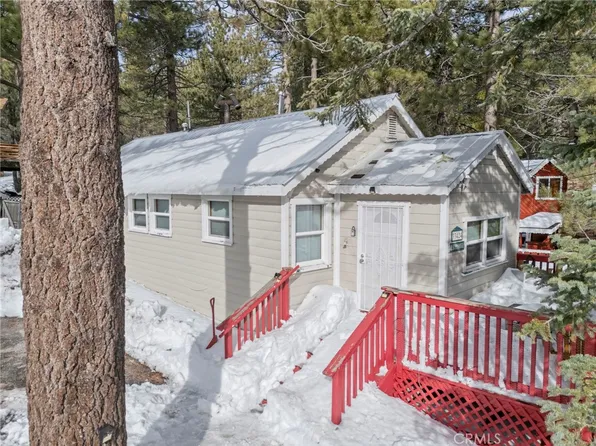 33424 Holcomb Creek Dr, Green Valley Lake, CA 92341