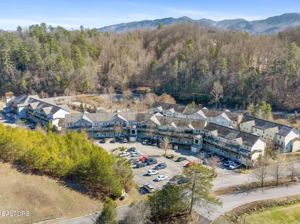 849 Glades Rd, Gatlinburg, TN 37738