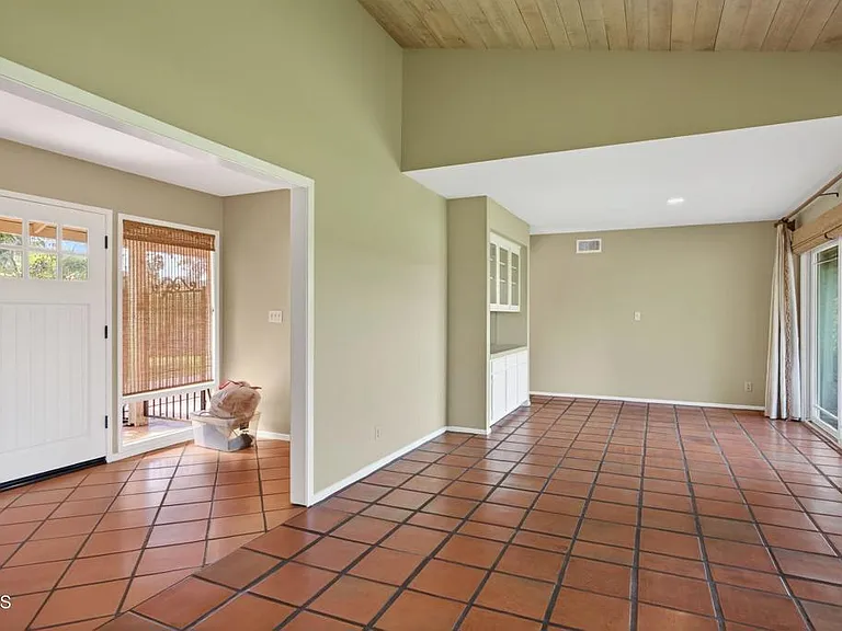 1525 Fairway Dr — Photo 10