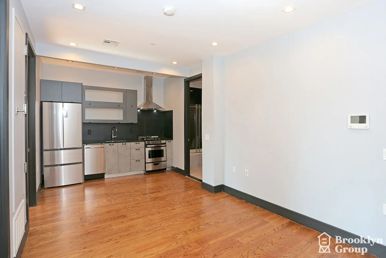 15 Cedar Street — Photo 1