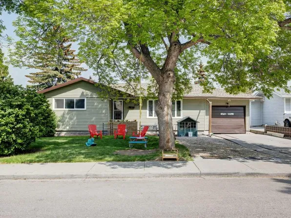 212 W Hendon Dr NW, Calgary, AB T2K 1Z2