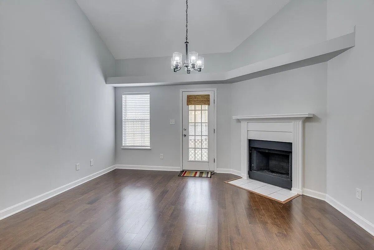 3 bed, 2.0 bath, 1595 sqft, $1,650 — Photo 3