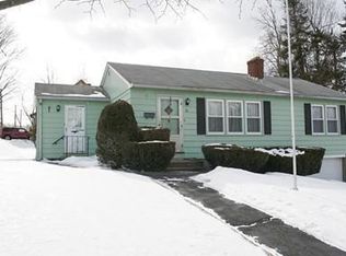 16 Squantum St, Worcester, MA 01606