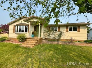 622 E Kemp St, Lanse, MI 49946