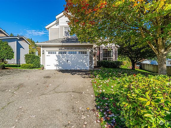 2nd image of 3067 SE Grandhaven Street
