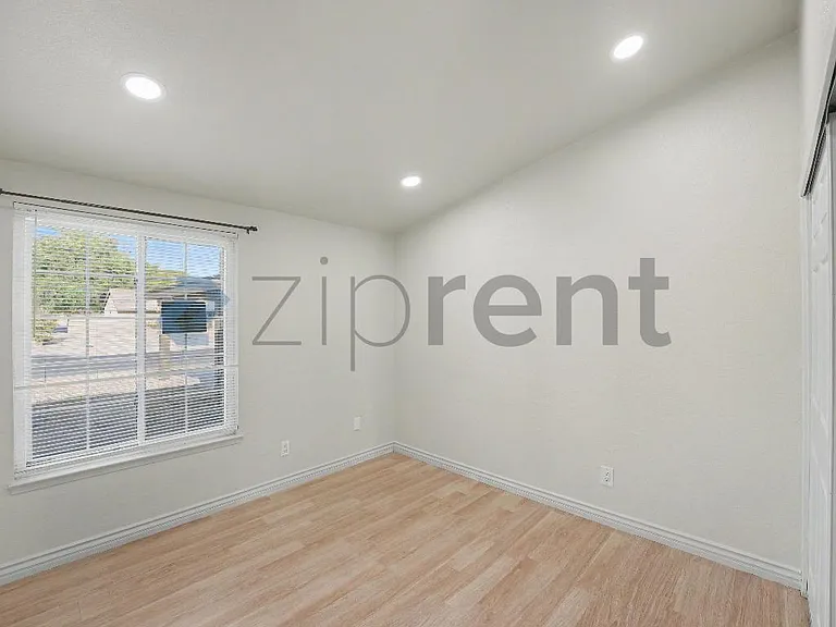 44283 E Raysack Ave — Photo 9