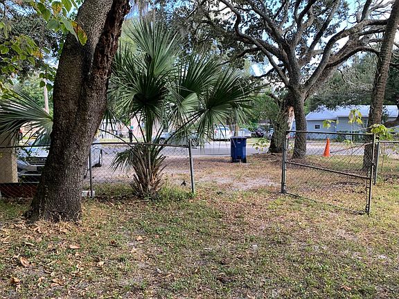 4th image of 10008 N Lantana Ave #A