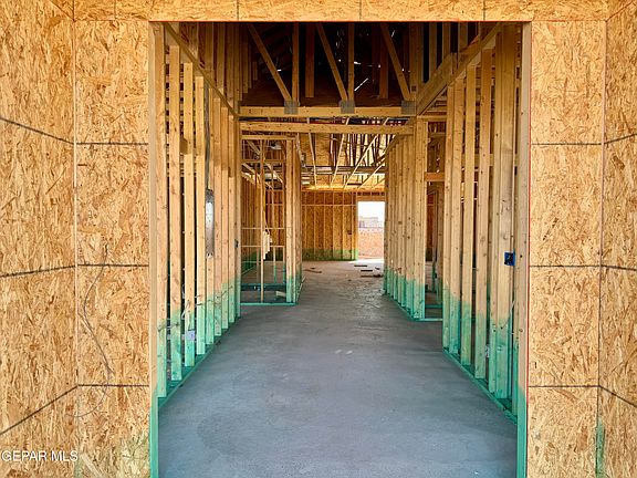 5th image of 320 Vida Bonita Way
