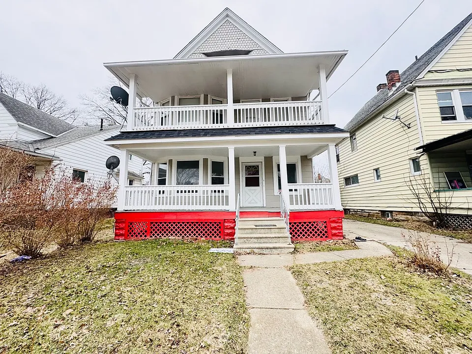 692 E 128 ST