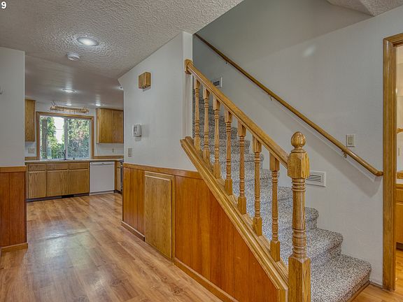 5th image of 9718 NE 110th Ave
