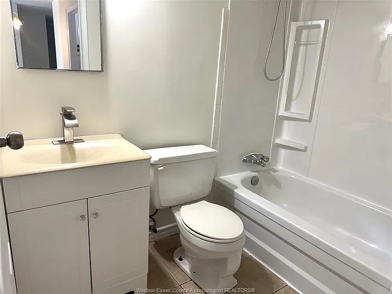 2565 Lauzon Rd #101 — Photo 9