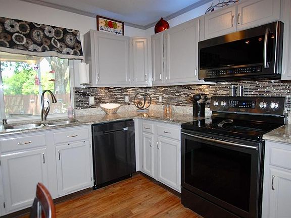 3rd image of 3425 Overglen Dr