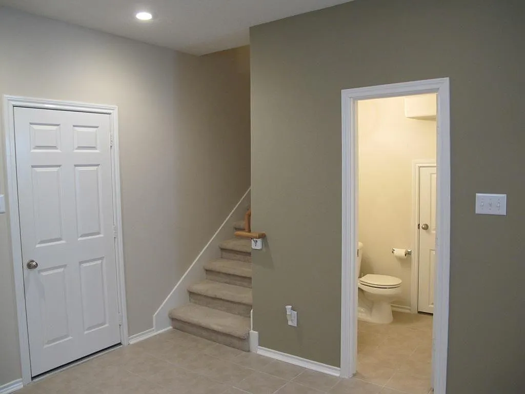 3 bed, 2.5 bath, 1502 sqft, $1,700 — Photo 2