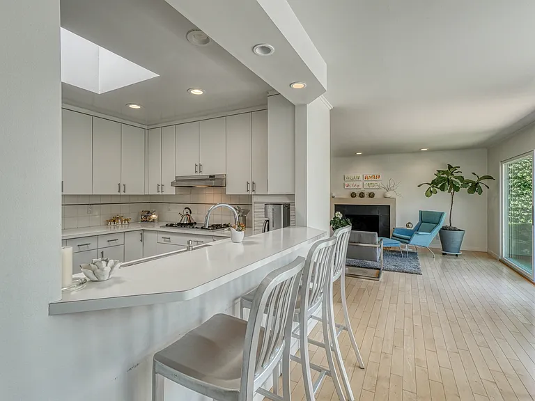 1704 San Anselmo Ave — Photo 20