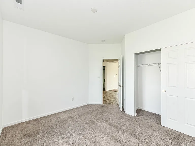 5051 Maywood Dr — Photo 7