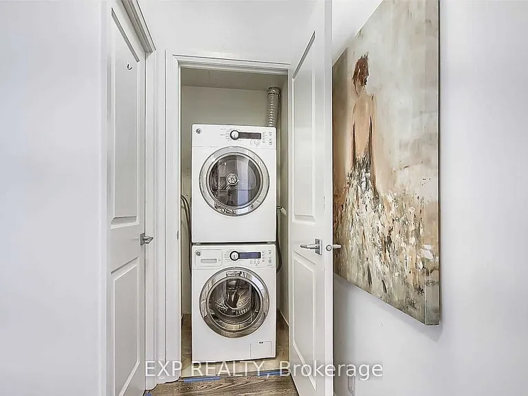 7167 Yonge St #523 — Photo 22