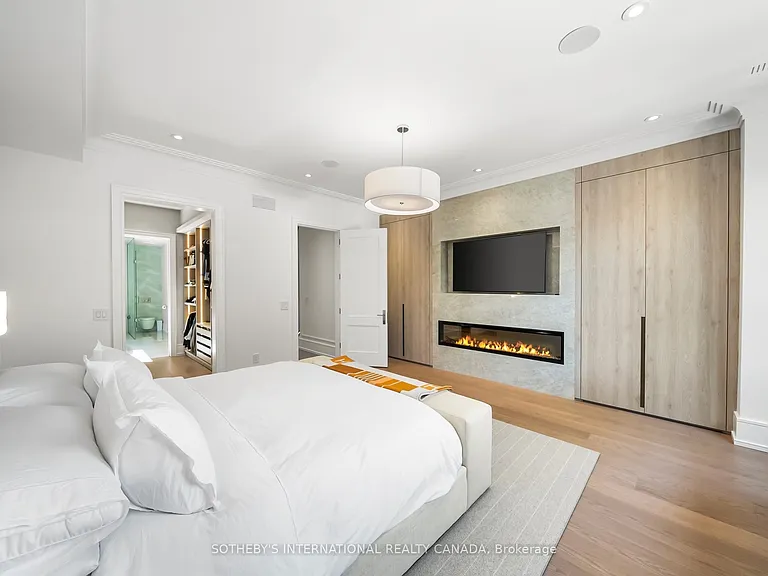 734 Avenue Rd — Photo 21