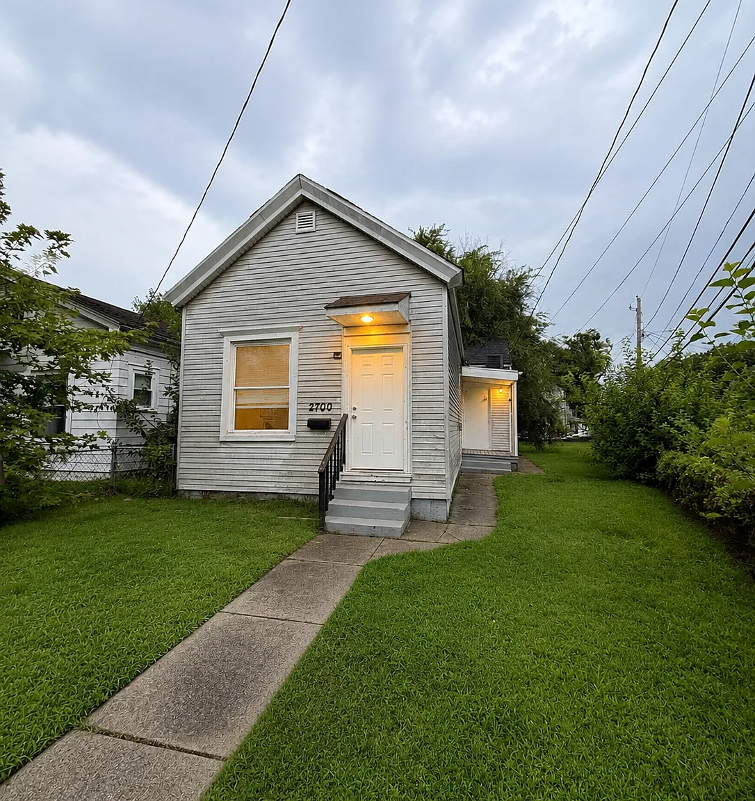 2700 Montana Ave - 1 — Photo 1