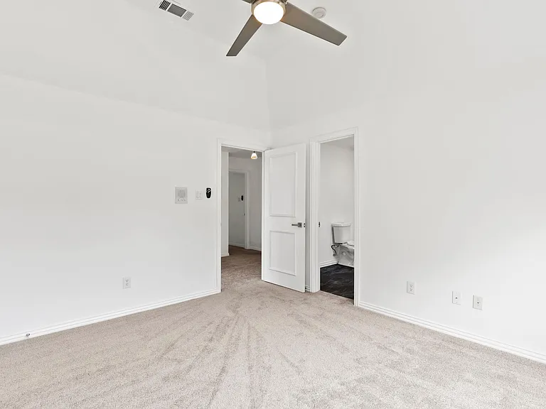 914 Edgemeer Ln — Photo 29