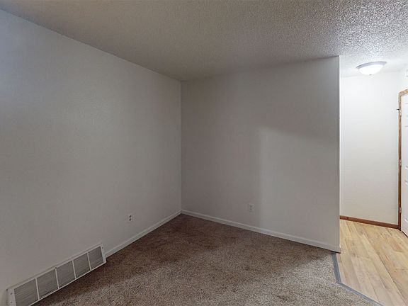 331-W-Indiana-Ave-Living-Room (4)
