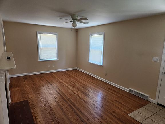 5th image of 7540 Wyandotte St