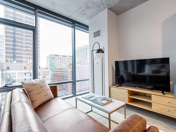 2nd image of 450 W Belmont Ave #1502