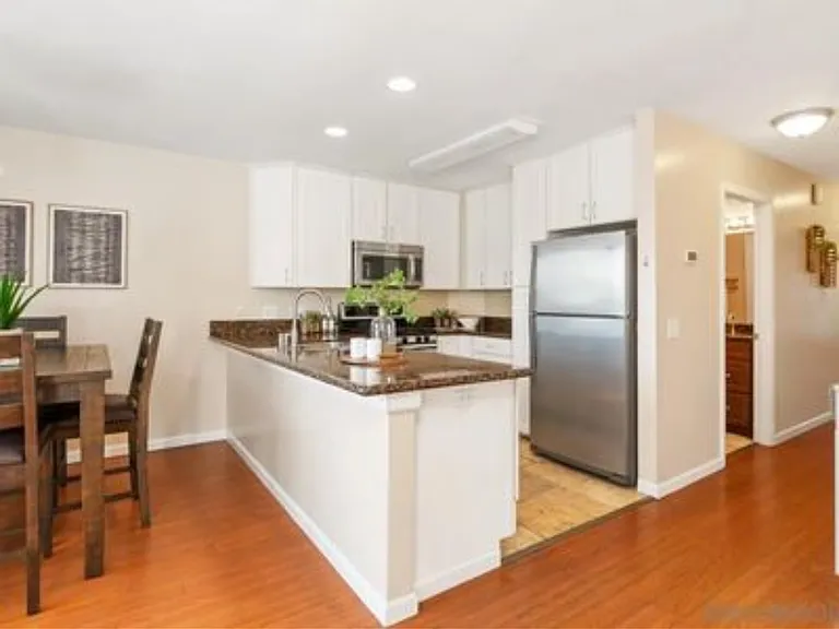 460 Bluffview Rd — Photo 1