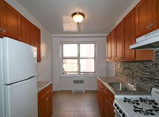 64-54 Booth St #2J, Rego Park, NY 11374