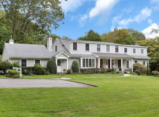 36 Wellington Rd, Locust Valley, NY 11560