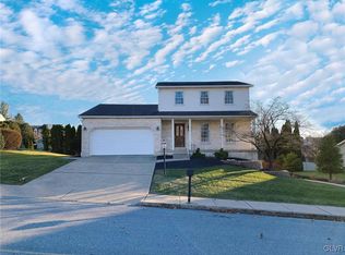 1303 Barrington Dr, Northampton, PA 18067