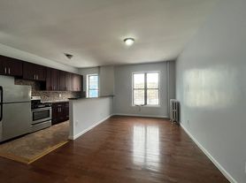 541 W 156th St