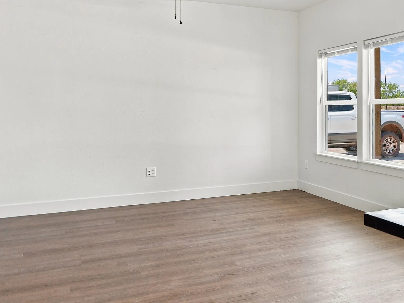 313 Bowie St — Photo 4