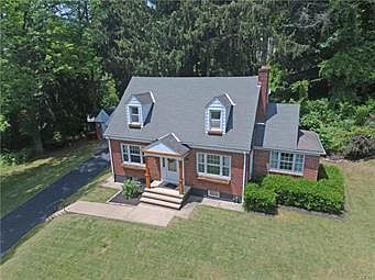 1st image of 106 E Fairfield Ave