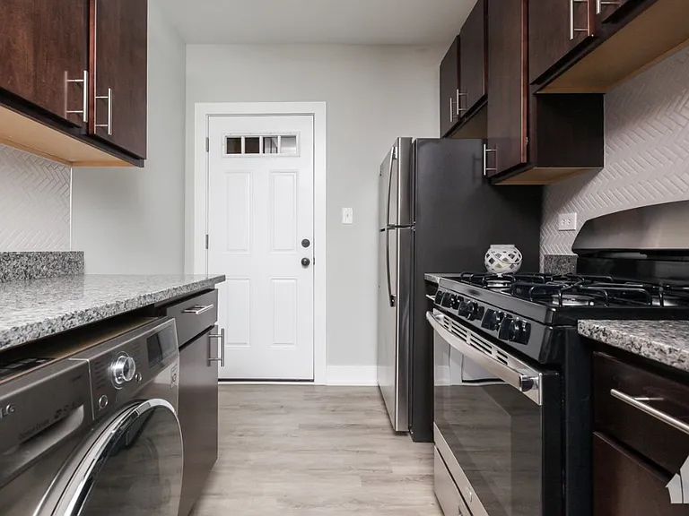 715 W Brompton Ave #2 — Photo 12