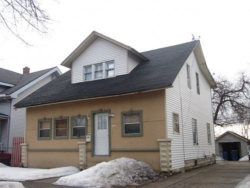 2nd image of 1104 Sheridan Ave SW