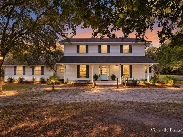 902 NW Avenue D, Carrabelle, FL 32322