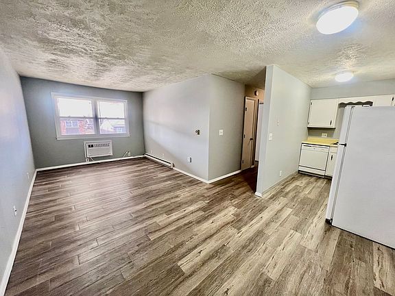 3rd image of 716 Arcadia Dr APT 17