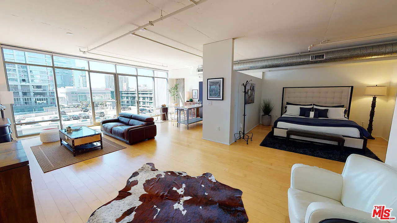 1 bed, 1.0 bath, 1030 sqft, $2,900 — Photo 1