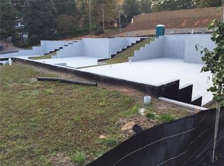 686 Jackson St, Suwanee, GA 30024