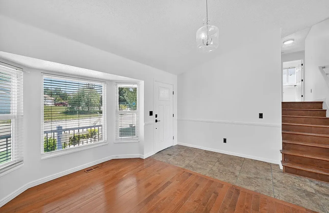 5 bed, 2000 sqft, $2,900 — Photo 4