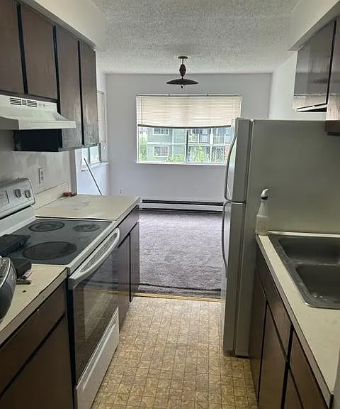 726 Avenue C E #106 — Photo 5